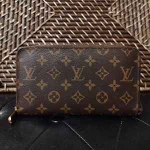 AUTHENTIC Louis Vuitton Monogram Zip Wallet